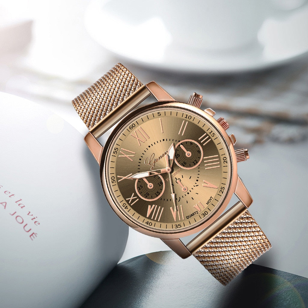 'Simplistic' Women Watch