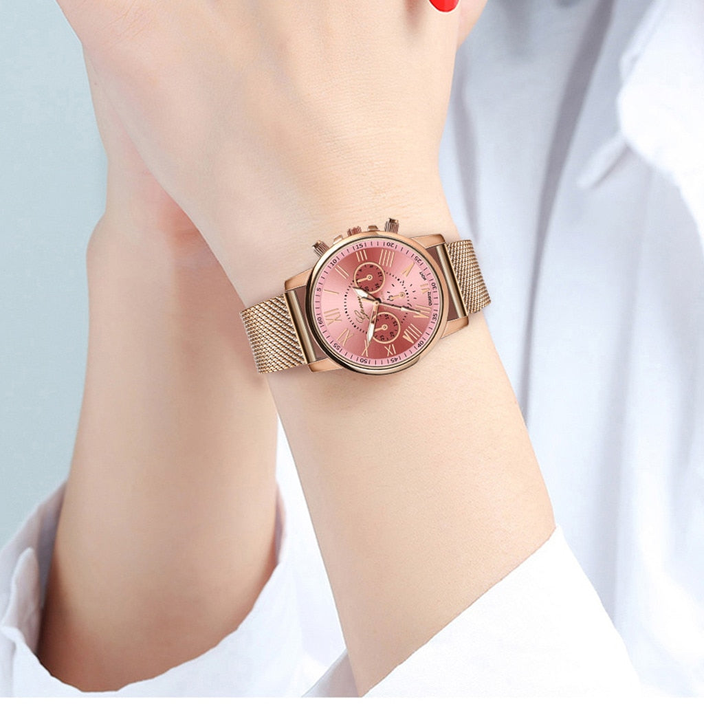 'Simplistic' Women Watch