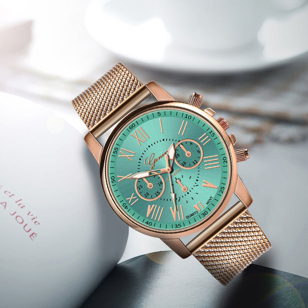 'Simplistic' Women Watch